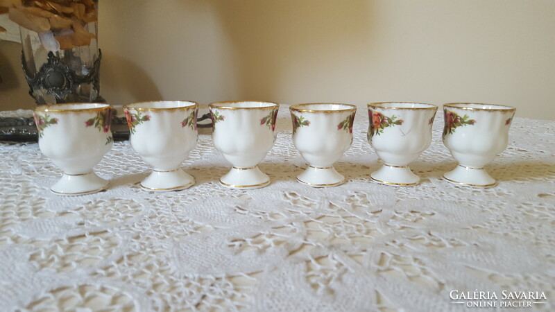 Beautiful, royal albert old country roses egg holder 6 pcs.