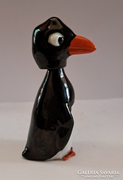 Bólogató fejű pingvin porcelán figura