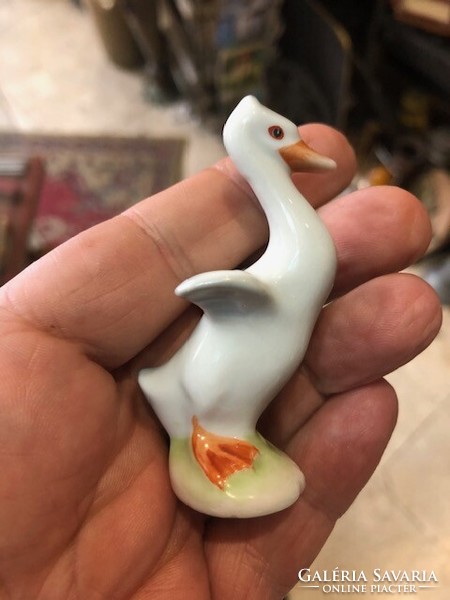 Hollóháza porcelain goose statue, 8 cm in size, flawless. Old
