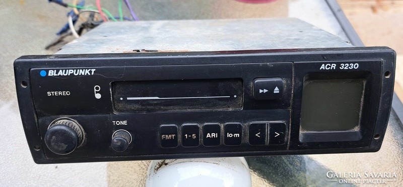 Retro blaupunkt car radio tape recorder. Its operation is unknown. It has not been tested.