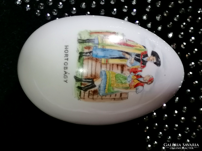 Aquincumi is a very rare Hortobágy folk pattern souvenir egg from the sixties