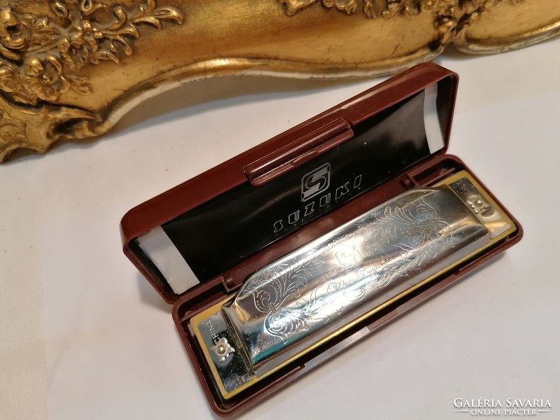 Folk master 1072 model, harmonica in good condition