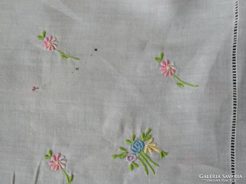 Antique, old hand-embroidered tablecloth + 6 pcs. Napkin