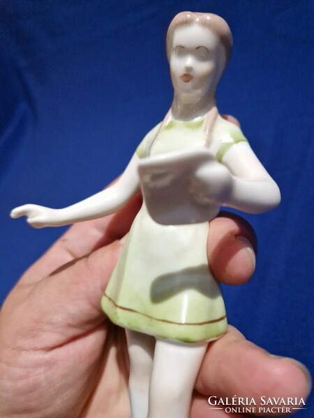 Ravenclaw porcelain figurine nipp singing girl reading sheet music