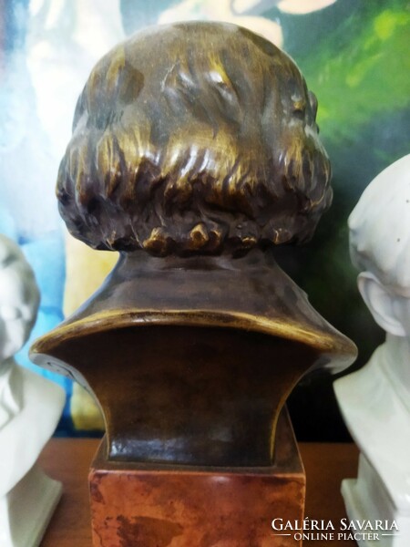 Beethoven mellportré bronz szobor