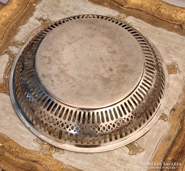 Silver-plated alpaca bread basket pierced with lace