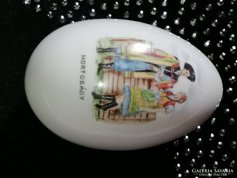 Aquincumi is a very rare Hortobágy folk pattern souvenir egg from the sixties