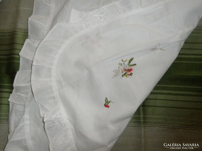 Machine-embroidered white linen apron with poppies
