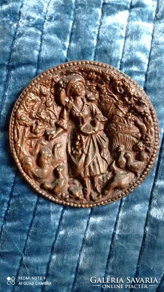 Solid copper or bronze bowl, small goose shepherd, small convex wall ornament
