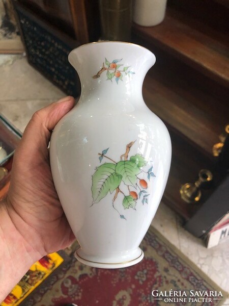 Herend Hecsedli patterned porcelain vase, height 20 cm.
