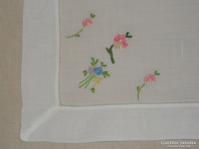 Antique, old hand-embroidered tablecloth + 6 pcs. Napkin