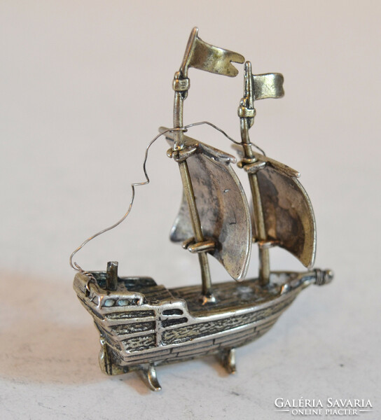 Ezüst miniatűr  vitorláshajó (E03)