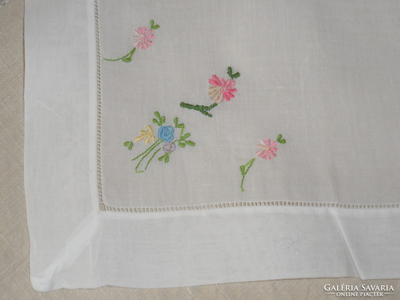Antique, old hand-embroidered tablecloth + 6 pcs. Napkin