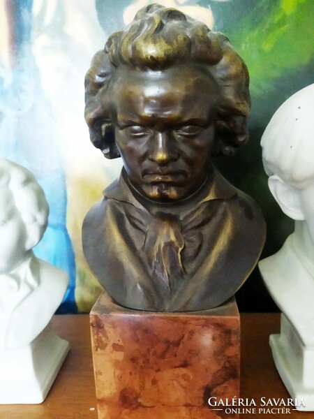 Beethoven mellportré bronz szobor