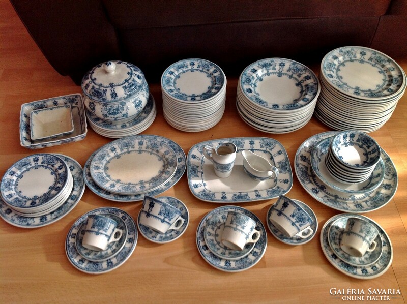 Antique! 1800-1899, English. Turnivals 86-piece tableware!