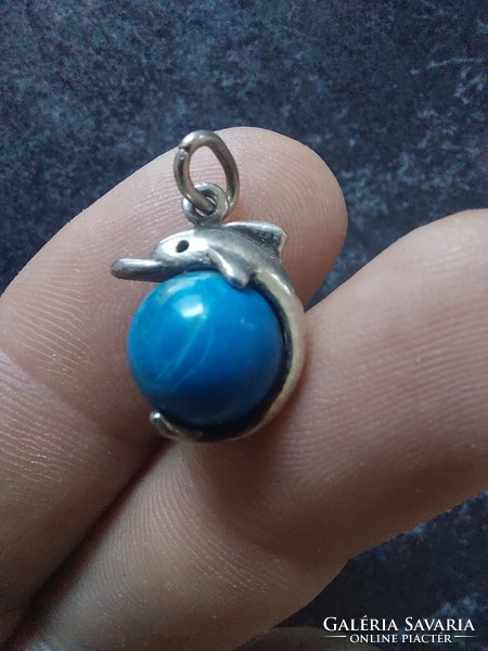 Silver dolphin pendant
