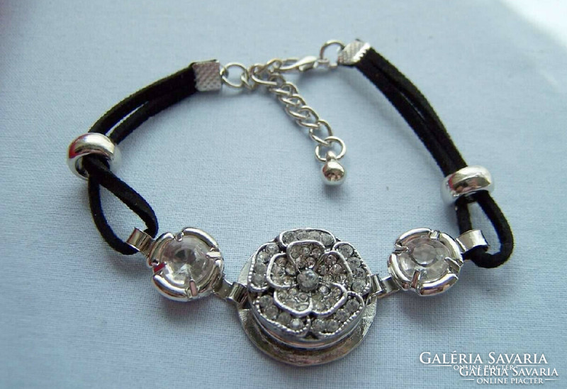 Noosa bracelet made of black genuine leather with matching crystal clasp.