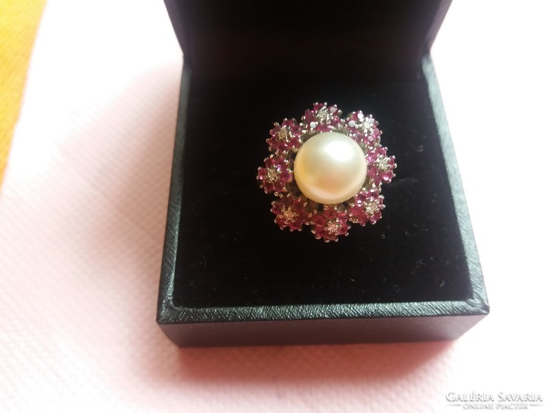 14 Cr. Gold ring with real pearls and rubies