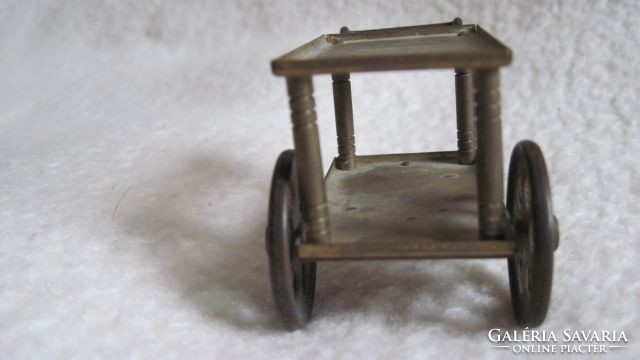 Zsúrkocsi miniatűr fém babaház baba konyha kiegészítő bababútor