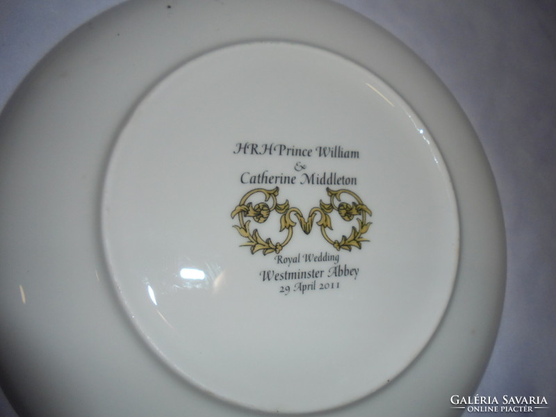 William és Catherina  2011 - angol porcelán emlék tányér - makulátlan gyűjtői darab