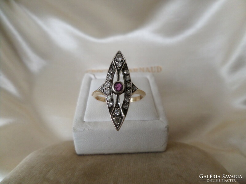 Antique gold navette ring with ruby and brilles