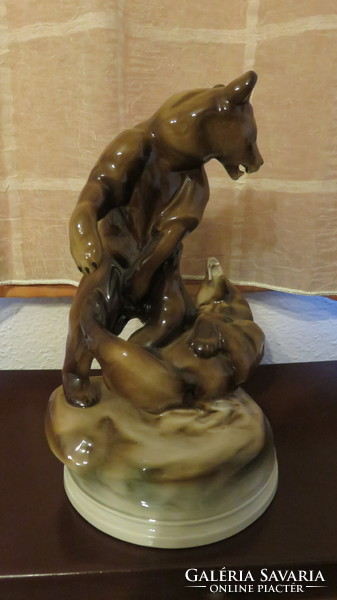 Zsolnay playing and fighting bears, 31 cm
