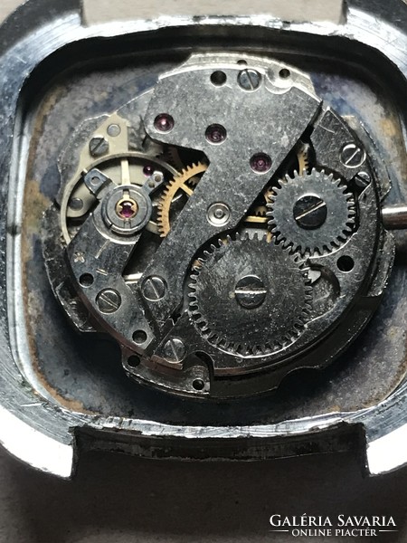 Men's watch in non-functional condition
