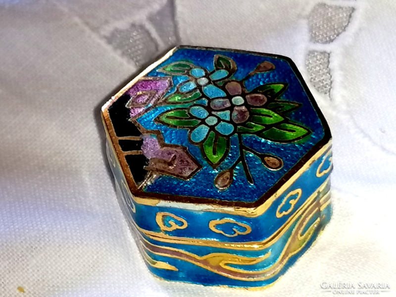 Old, enameled, modern pattern gilded copper medicine box 91.