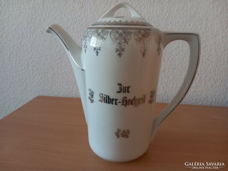A curiosity!! Porcelain pouring Schumann Bavaria (1932-1944)