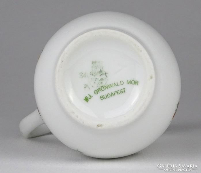 1O017 Régi kisméretű Zsolnay - Ifj. Grünwald Mór porcelán tejszínes kiöntő - RITKA 10.5 cm