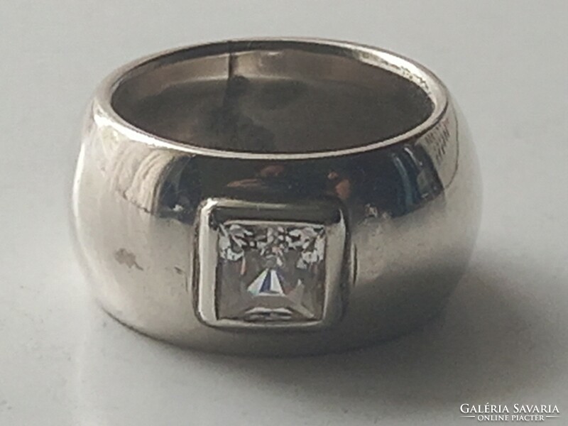 Women's sterling silver ring