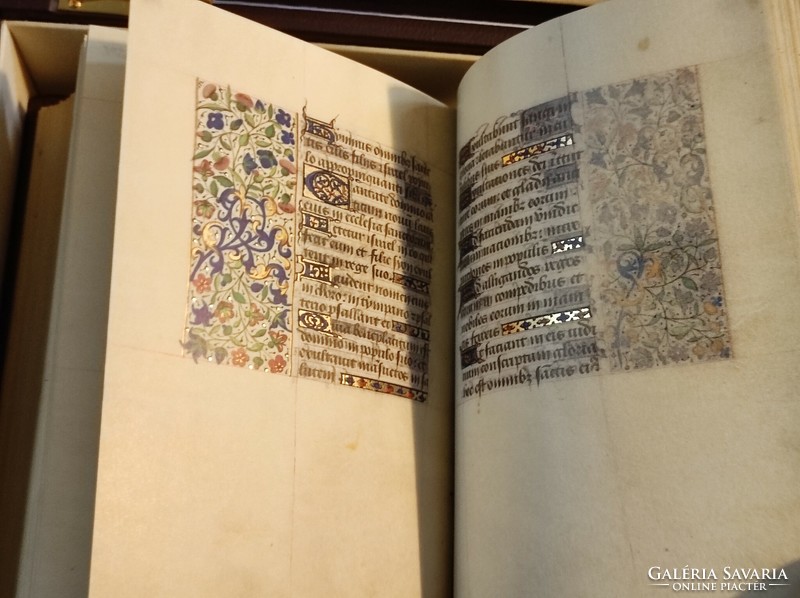 Moscow book of hours (codex) - moskauer studenbuch - numbered, luxury facsimile edition. 980/885..