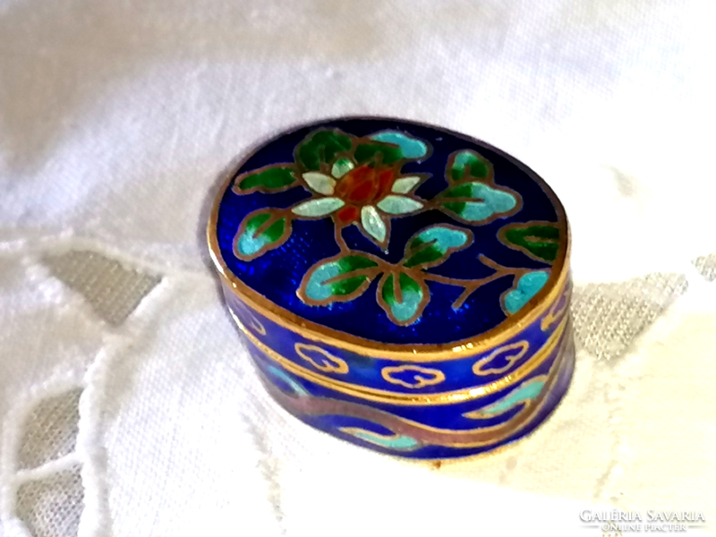 Old, enameled, modern pattern gilded copper medicine box 91.