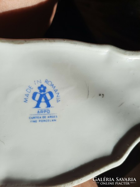 Arpo Romanian porcelain