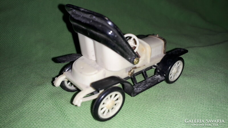 Old czechoslovak igra plastic oldtimer laurin&klement toy model car good condition according to pictures