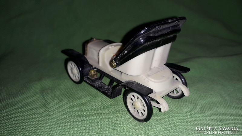 Régi Csehszlovák IGRA plasztik OLDTIMER LAURIN&KLEMENT játék modell autó jó állapot képek szerint