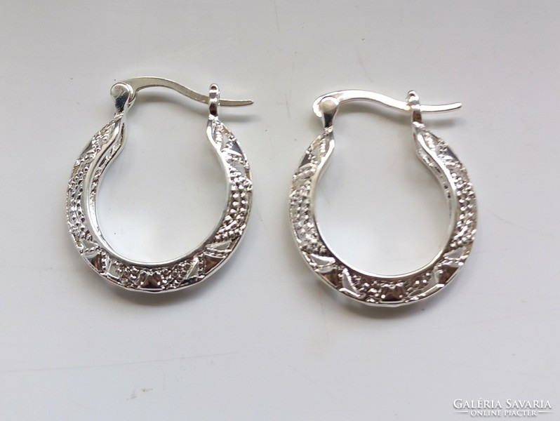 Silver plated hoop earrings.