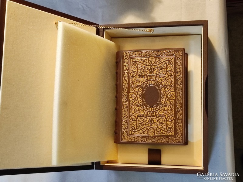 Moscow book of hours (codex) - moskauer studenbuch - numbered, luxury facsimile edition. 980/885..