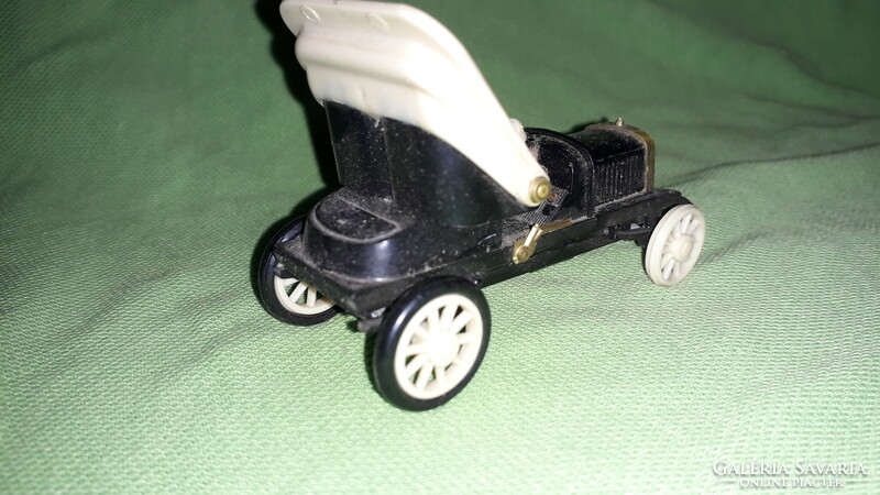 Old czechoslovak igra plastic oldtimer laurin&klement toy model car parts according to pictures