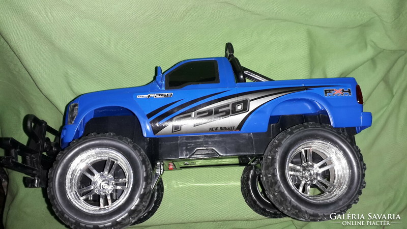 Nagyon szép RC FORD jeep pick-up MONSTER TRUCK elemes modell autó TESZTELETLEN cm a képek szerint