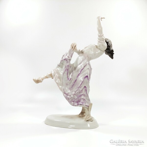 Herend, charming dancing gypsy girl hand-painted porcelain figure, flawless! (P140)