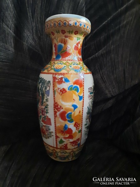 Porcelain vase with an oriental pattern
