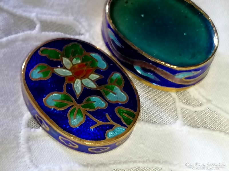 Old, enameled, modern pattern gilded copper medicine box 91.