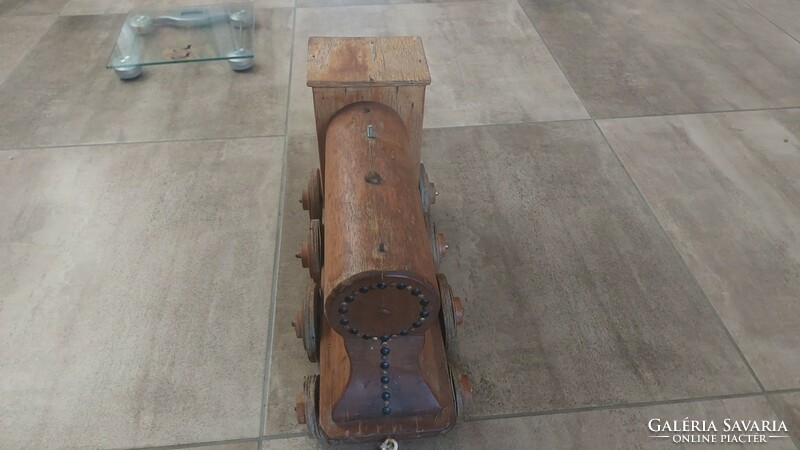 (K) Régi fából készült mozdony játék  cca 48 cm hosszú!