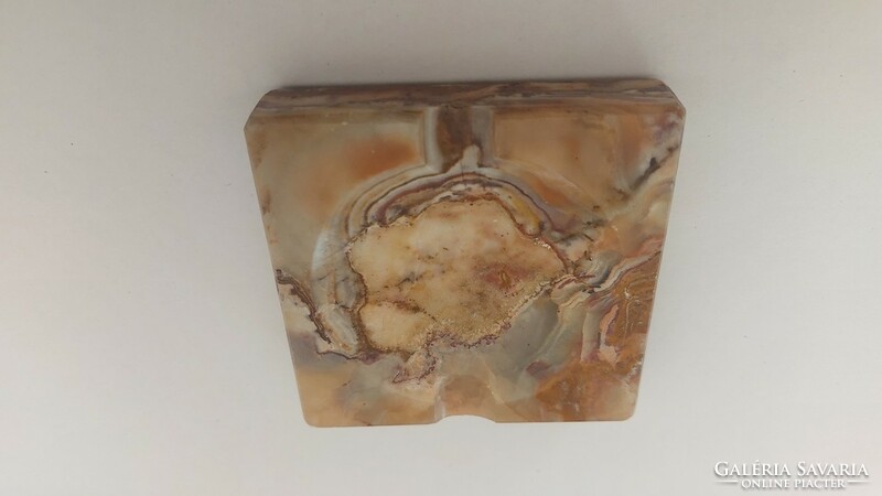 (K) small onyx (?) Ashtray