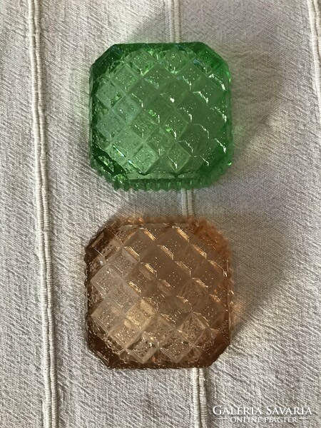 Retro üvegtálkák zöld és lazac színű