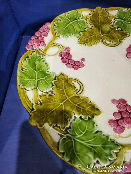 Rare grape cake plate from Körmöcbánya