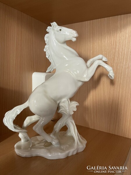 Ens - porcelain horse