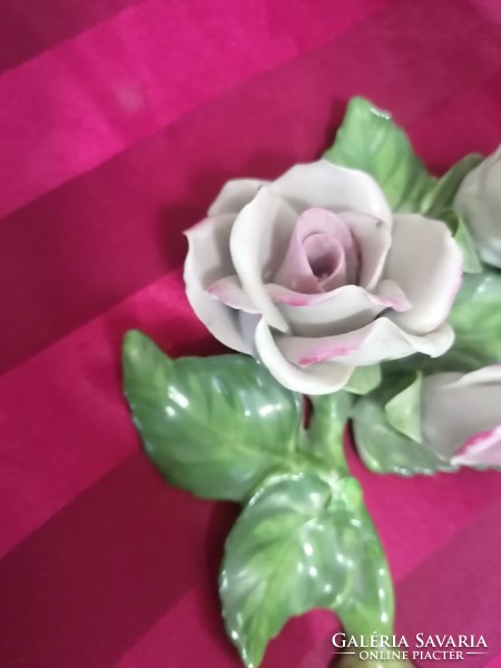 Sérült - javított Herendi nagyméretű rózsa porcelán, 3 db rózsafejes