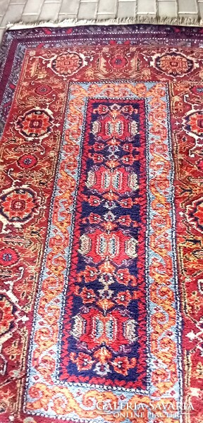 Iranian Persian hand-knotted carpet is negotiable